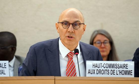 联合国人权事务高级专员沃尔克·蒂尔克在联合国人权理事会特别会议上发表讲话。